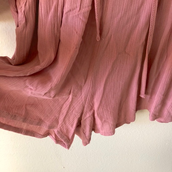 Love Tree Mauve Rose Romper Size Large Floral NWOT - Picture 3 of 5